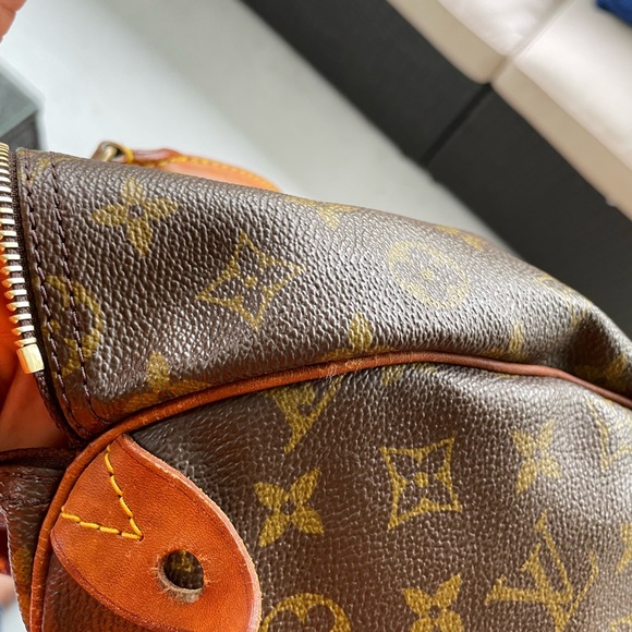 Authentic Louis Vuitton Speedy 35 (Vintage) - Picture 16 of 16
